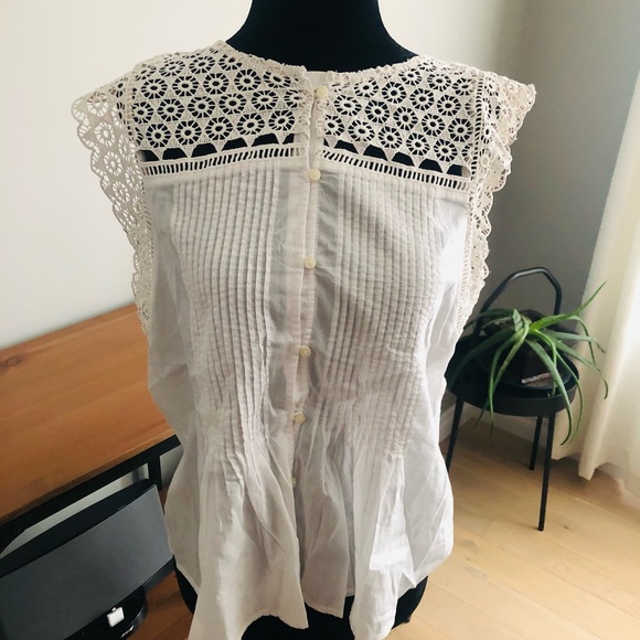 Levi’s Sleeveless Lace Top - Picture 5 of 5